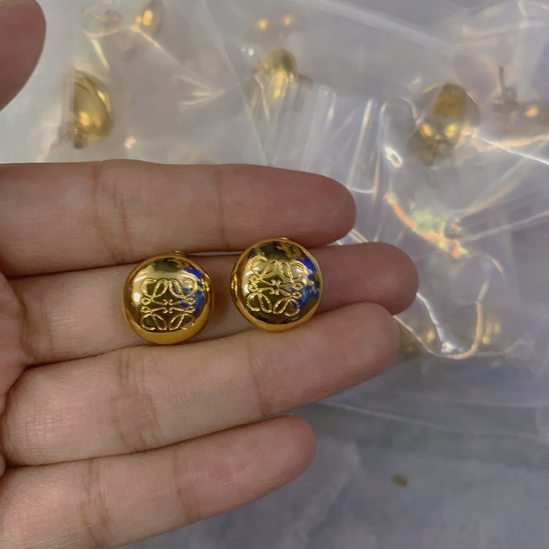 Aretes Loewe
