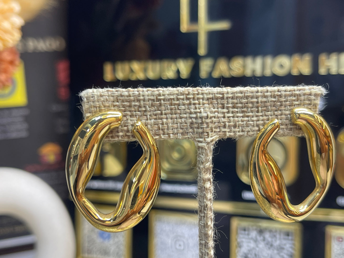 Aretes Luxury Fashion