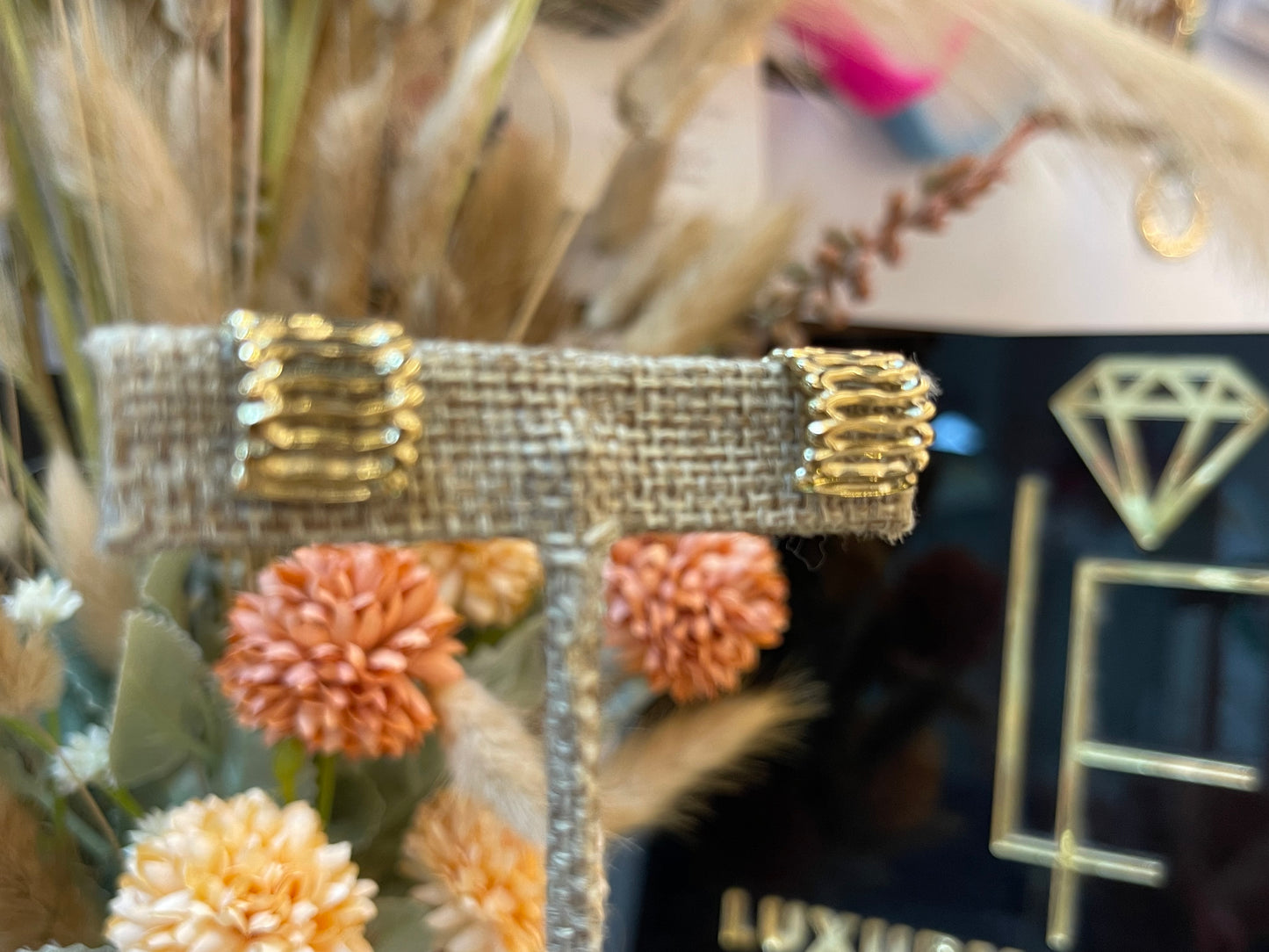 Aretes Luxury Fashion