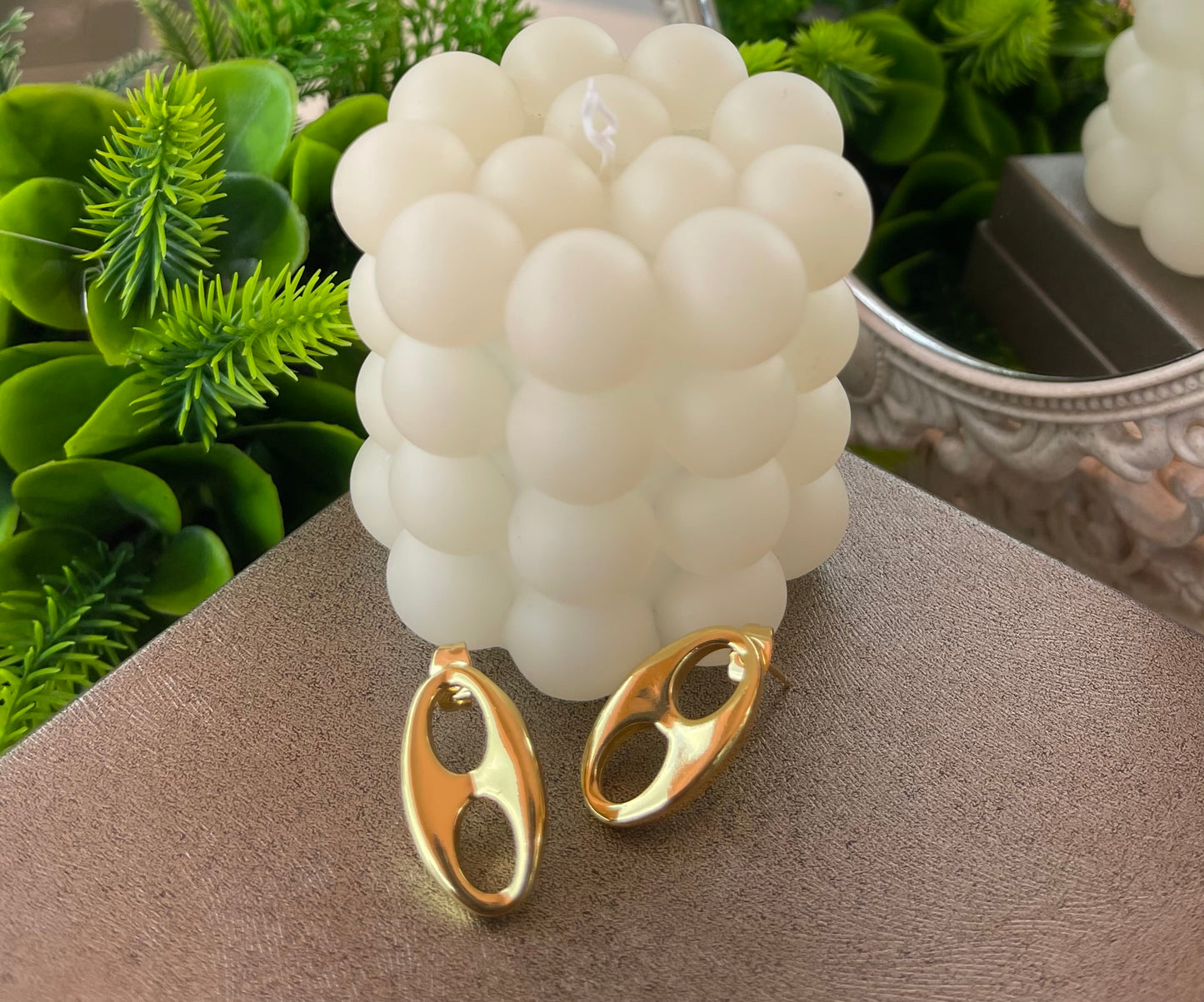 Aretes Luxury Fashion