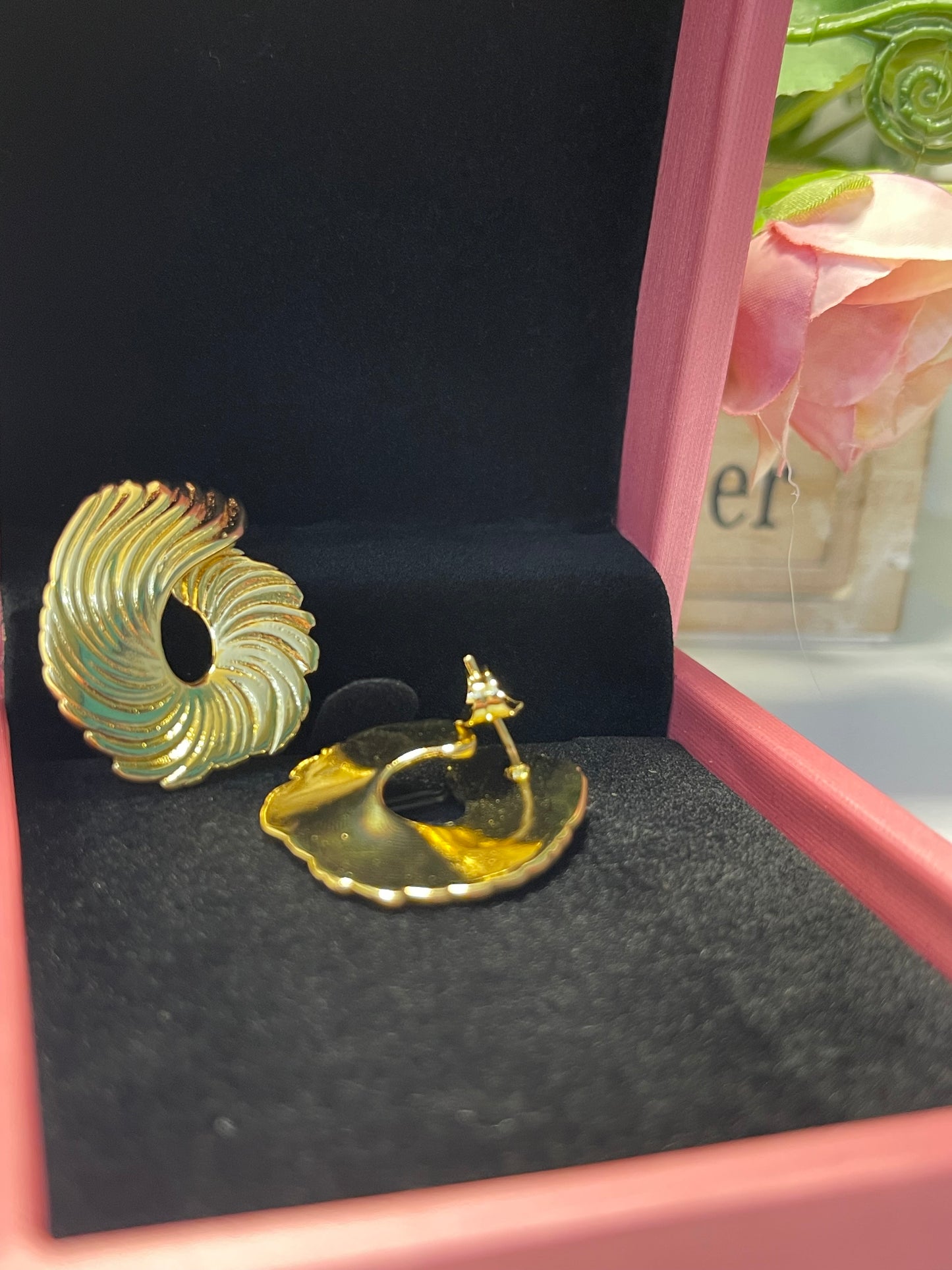 Arete Luxury Fashion