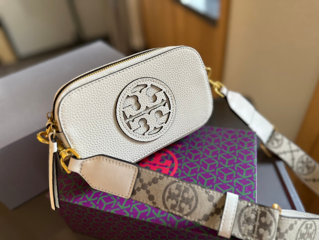 Cartera Tory Burch