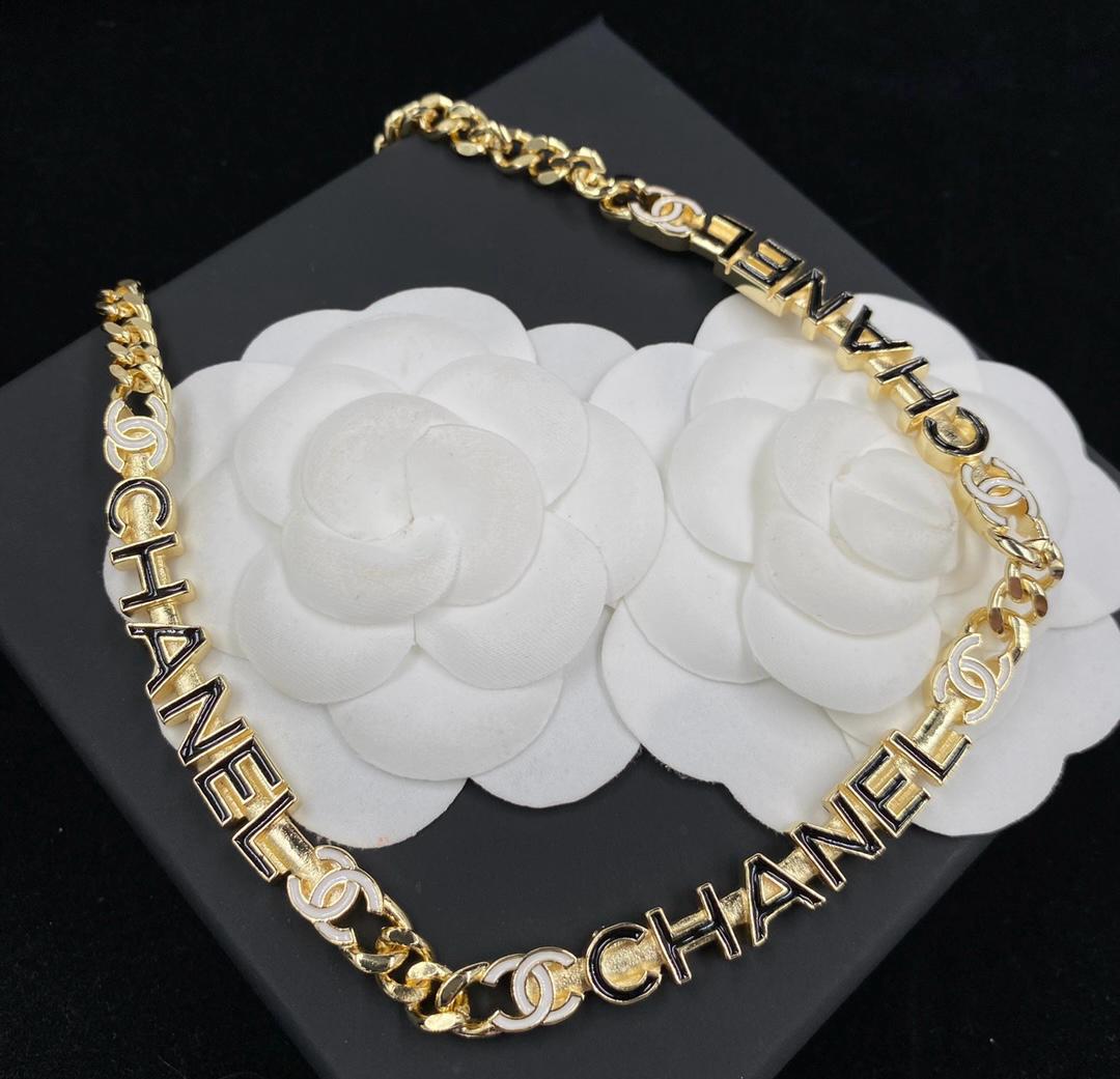 Collar Chanel