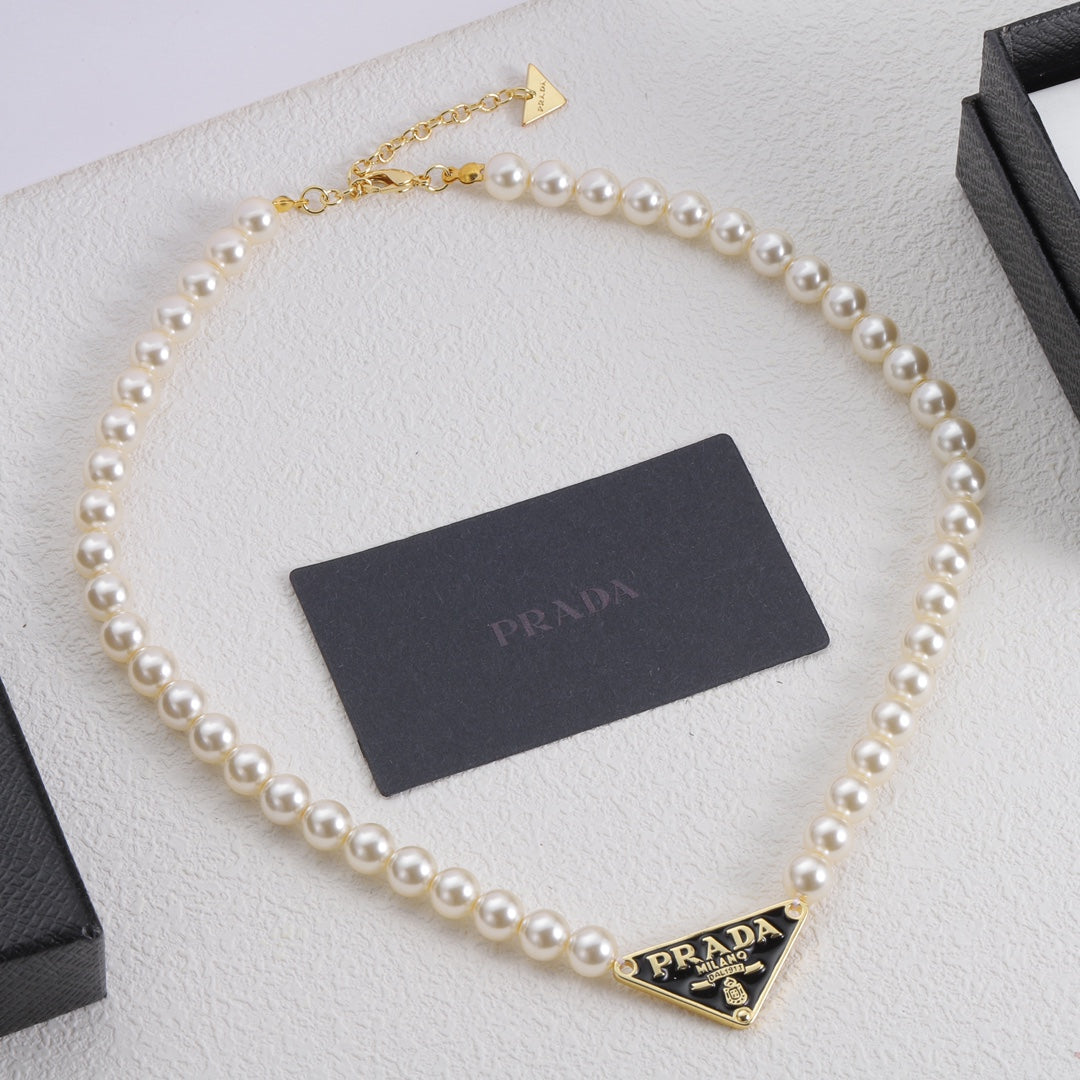 Collar Prada