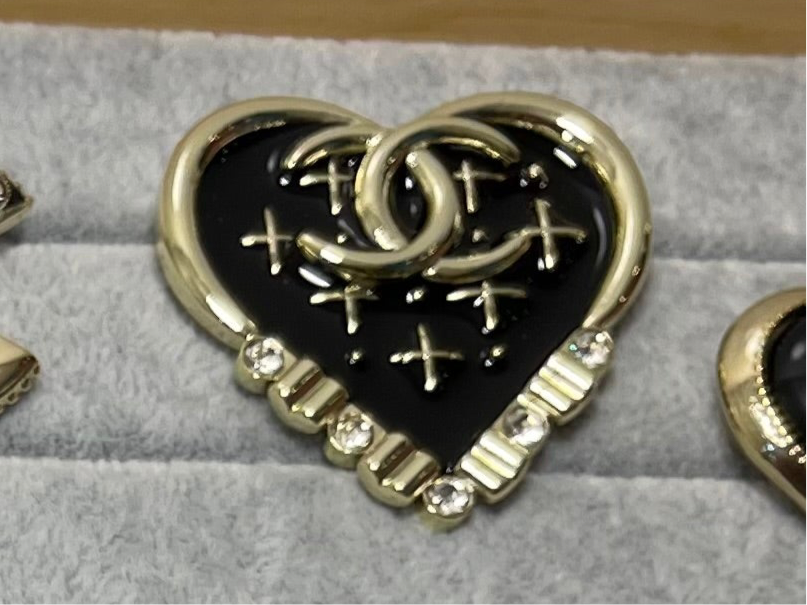 Broche Chanel