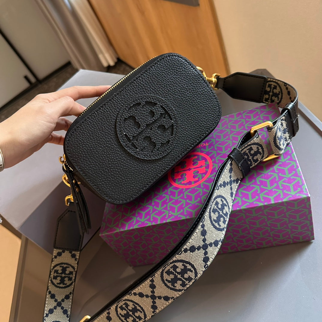 Cartera Tory Burch