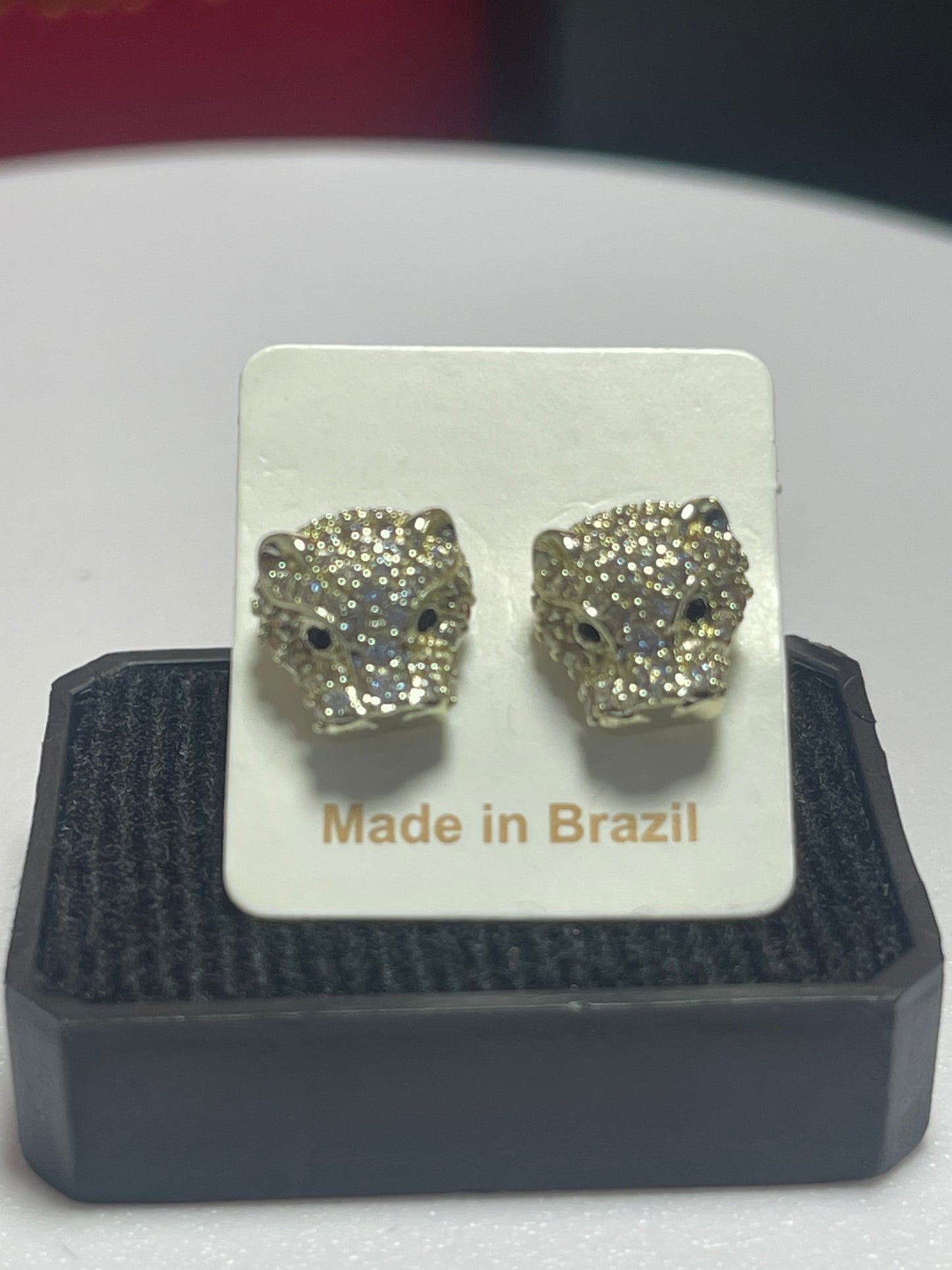 Aretes Luxury Fashion