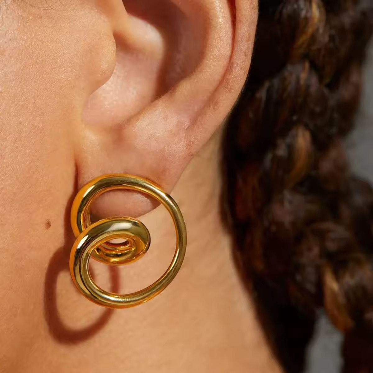 Aretes Luxury Fashion