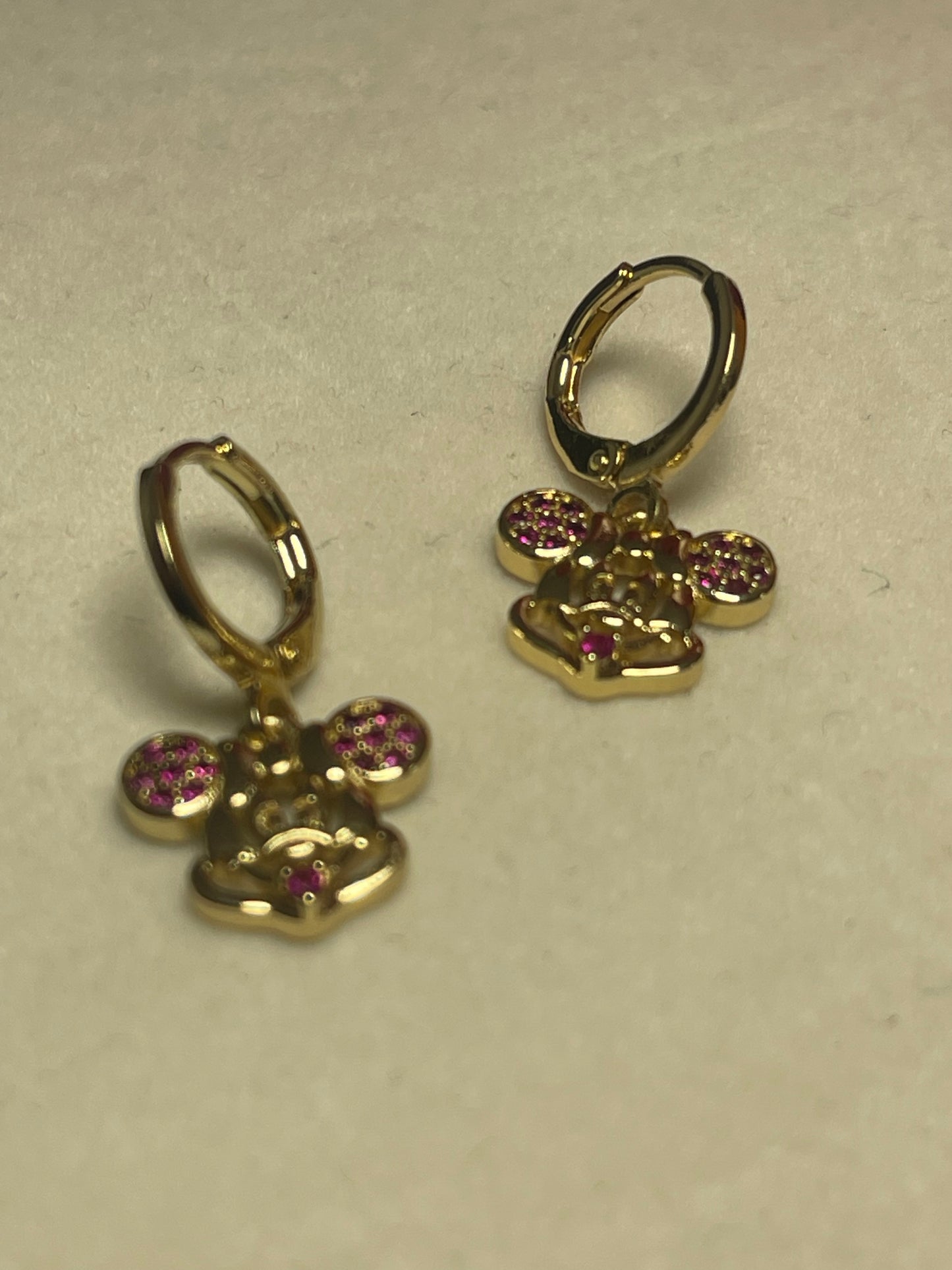Aretes Luxury Fashion