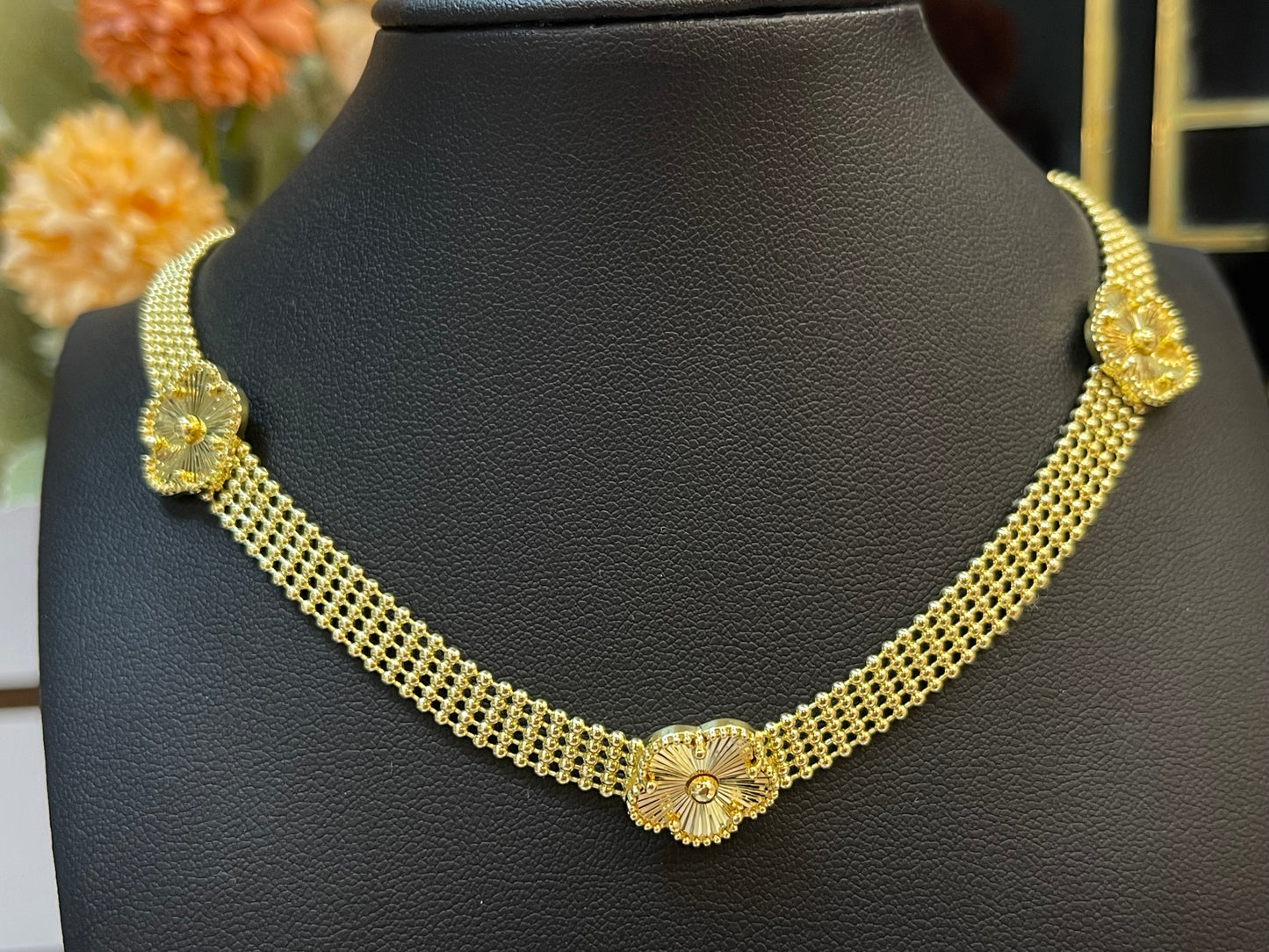 Collar Luxury Fashion