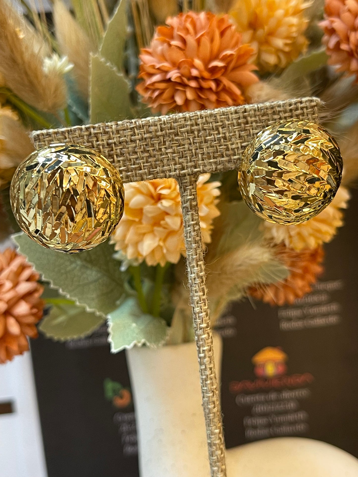 Aretes Luxury Fashion