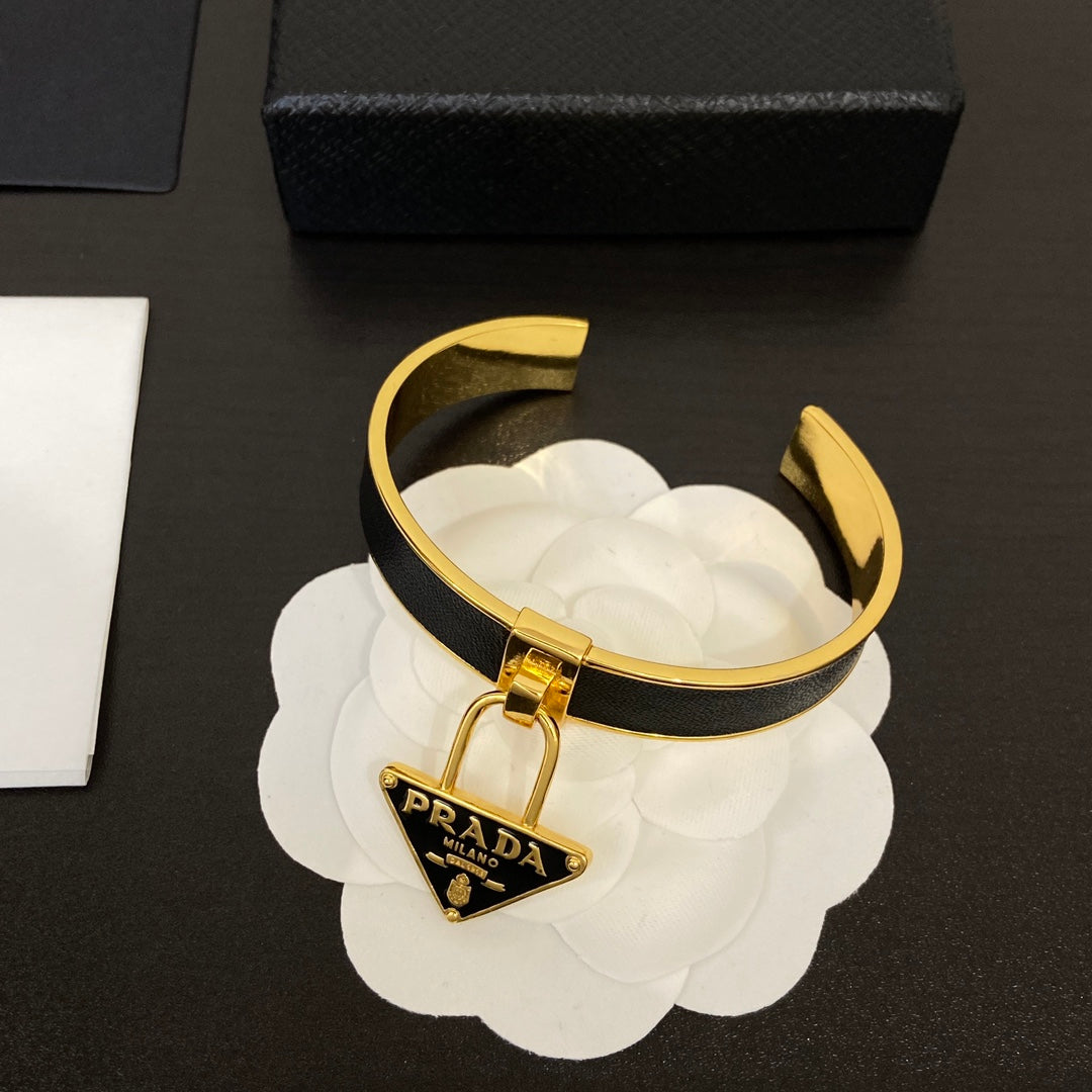 Brazalete Prada
