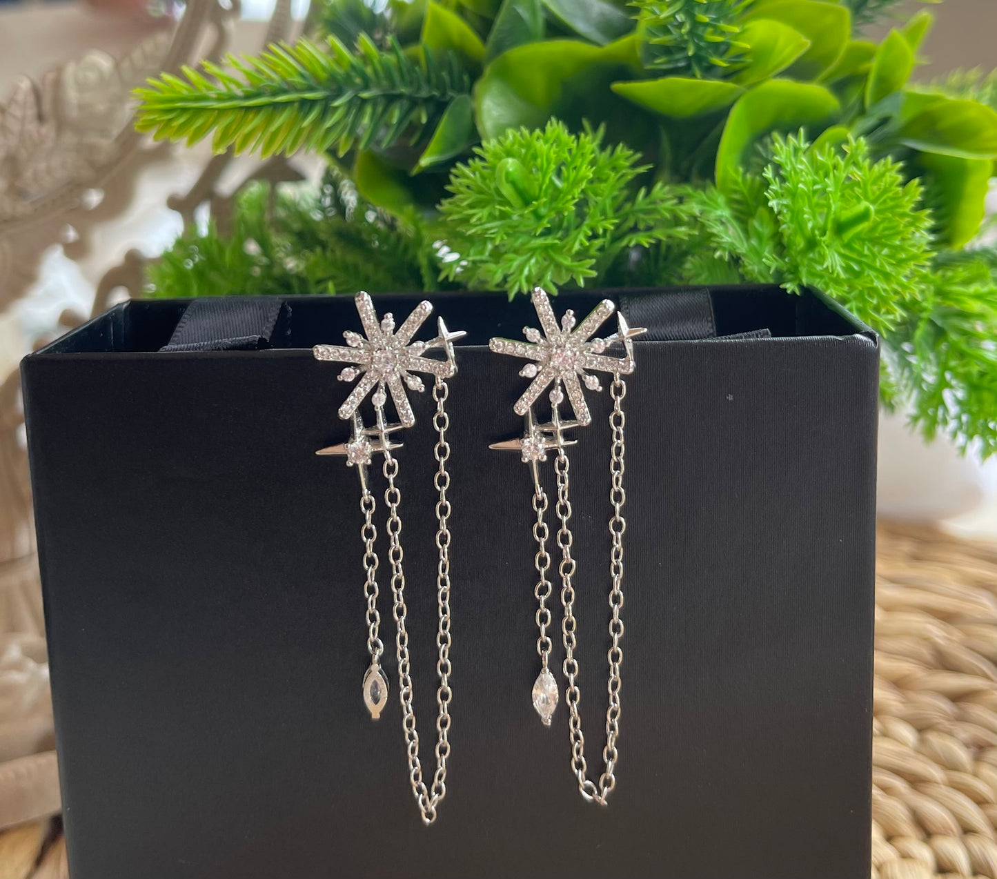 Aretes Luxury Fashion