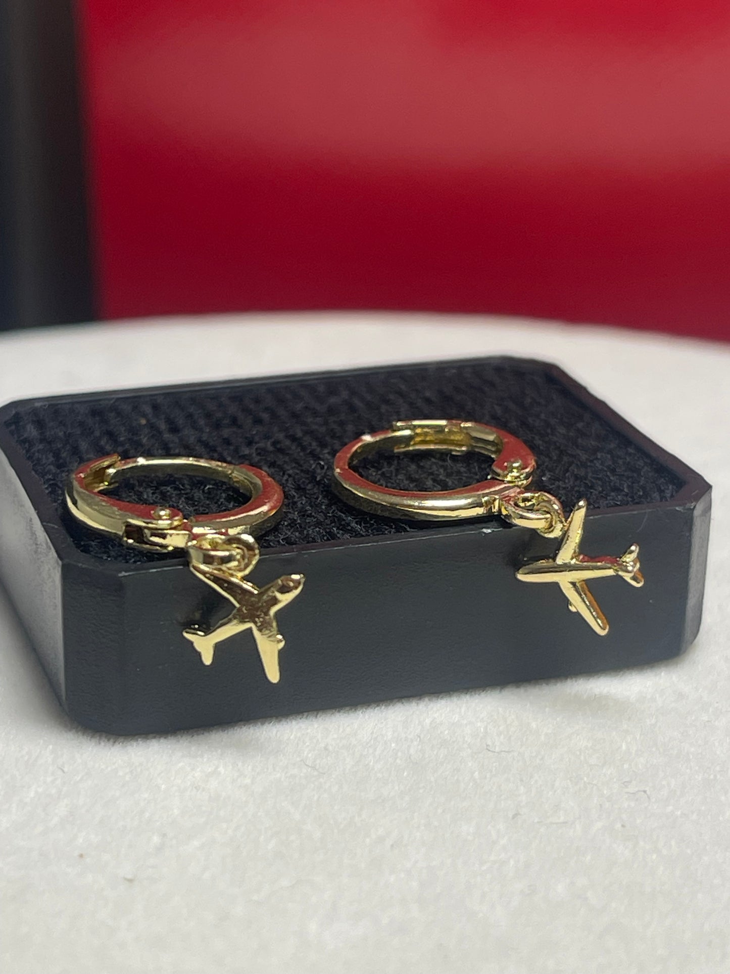 Aretes Luxury Fashion