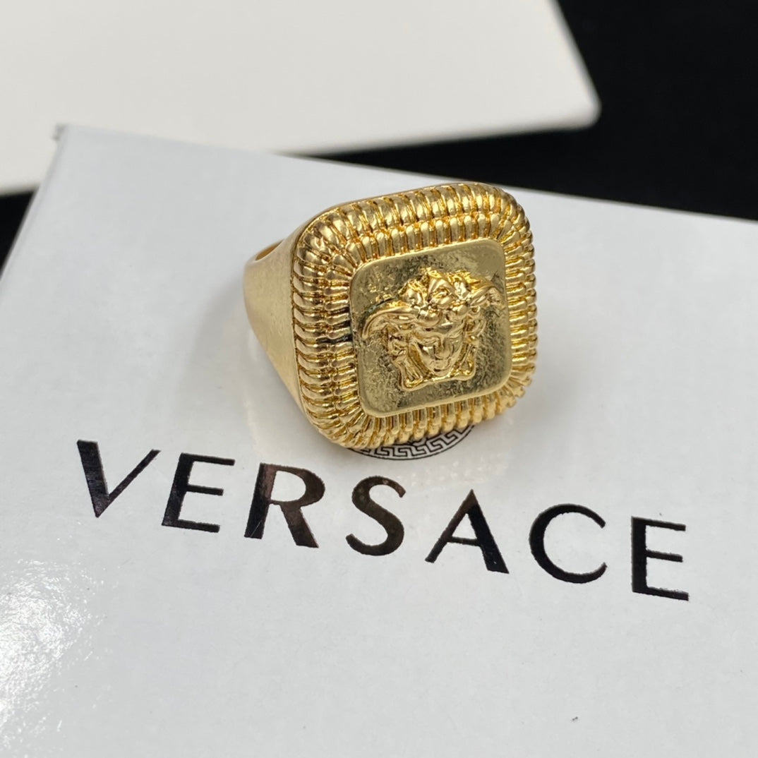 Anillo Versace