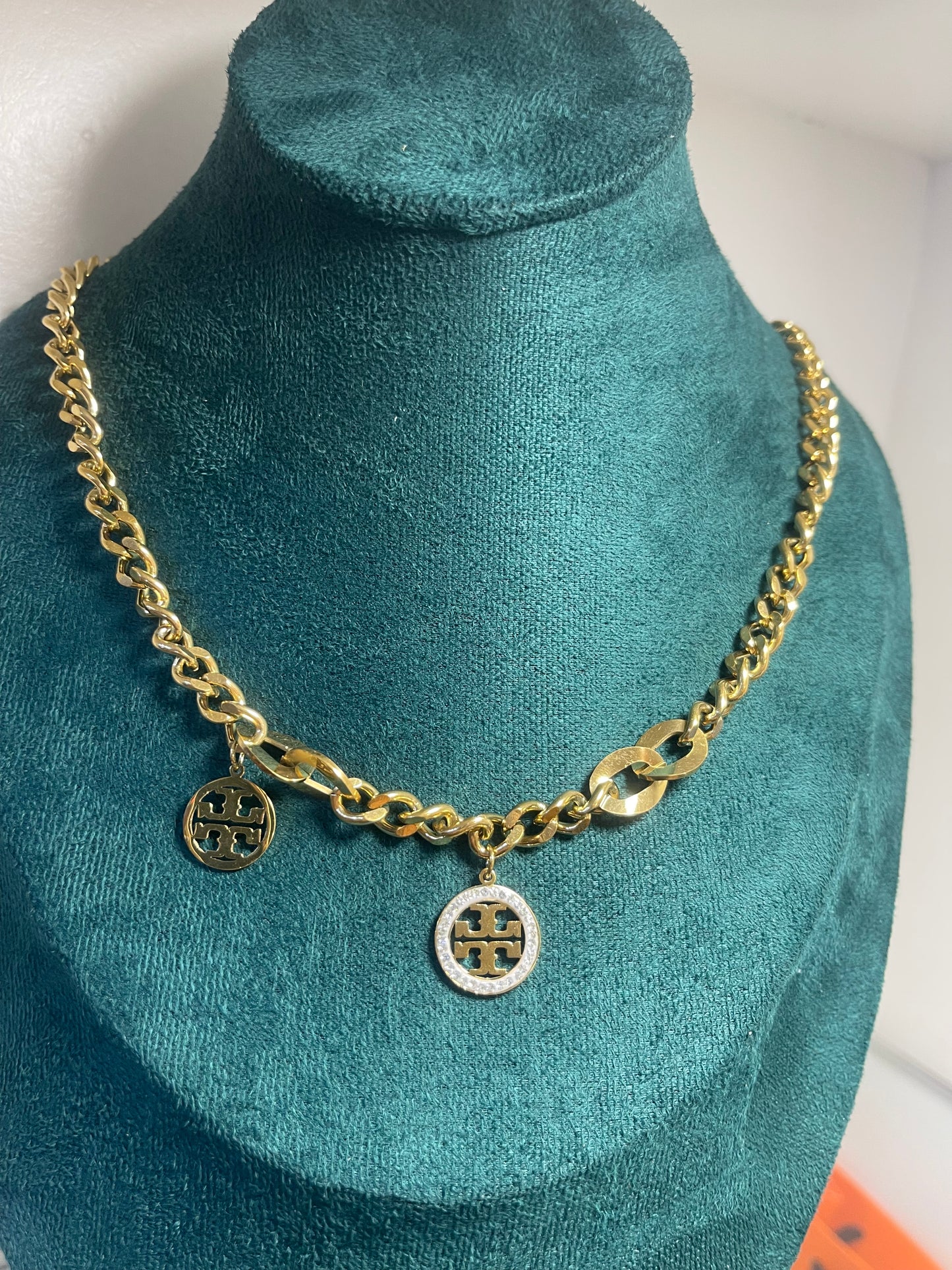 Cadena Tory Burch