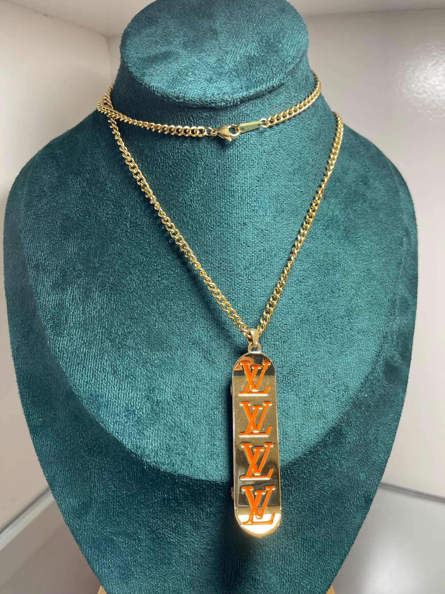 Cadena Louis Vuitton