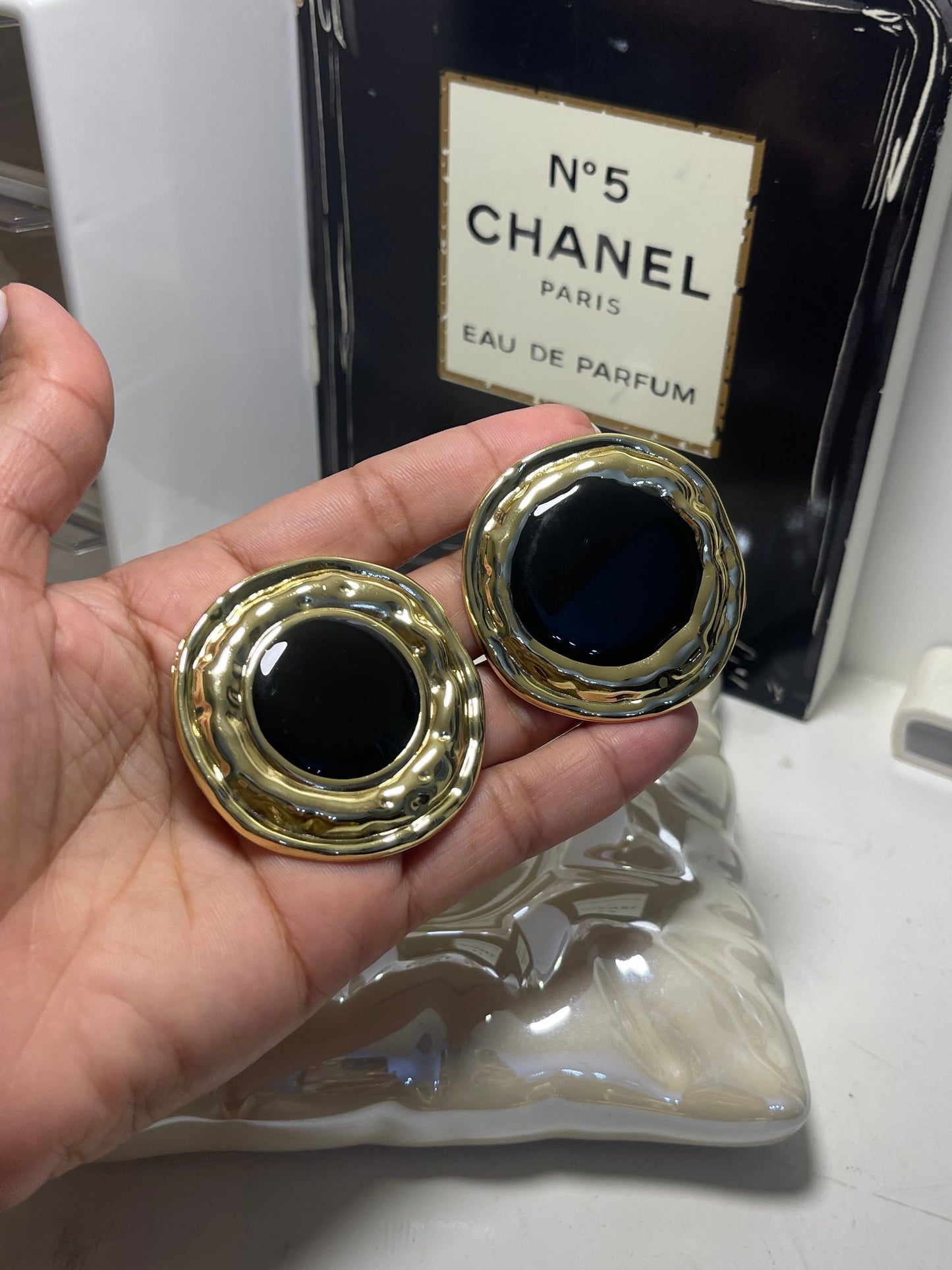 Aretes Luxury Fashion