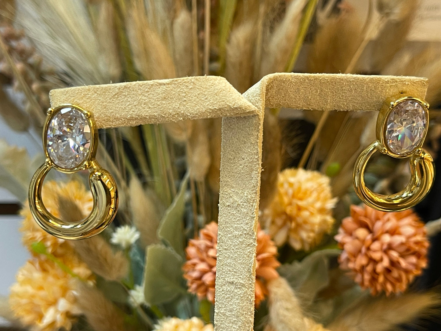 Aretes Luxury Fashion