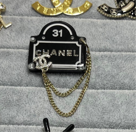 Broche Chanel