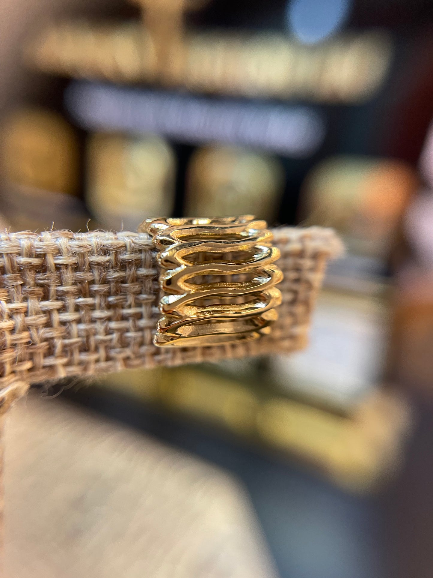 Aretes Luxury Fashion