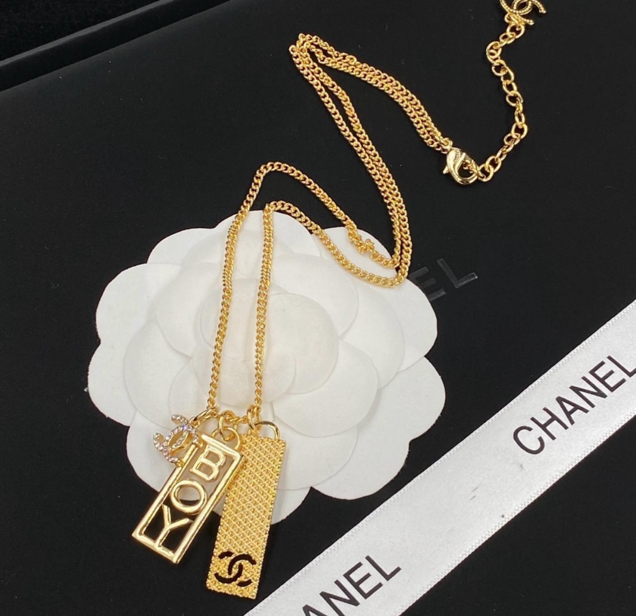 Collar Chanel