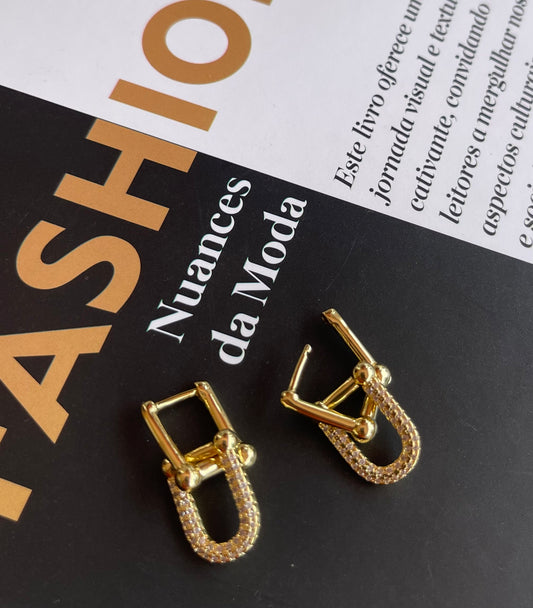 Aretes Luxury Fashion