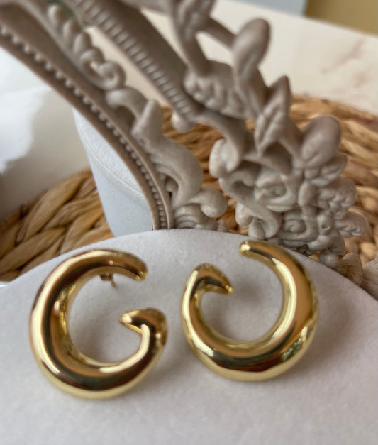 Aretes Luxury Fashion