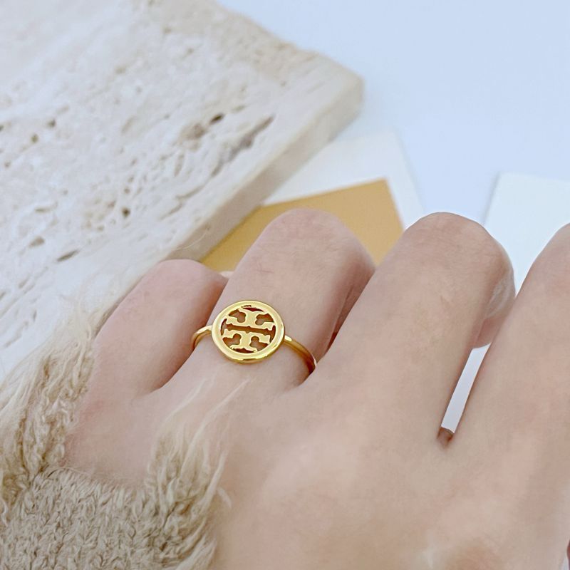 Anillo Tory Burch