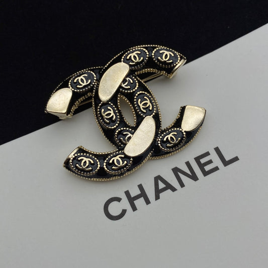 Broche Chanel