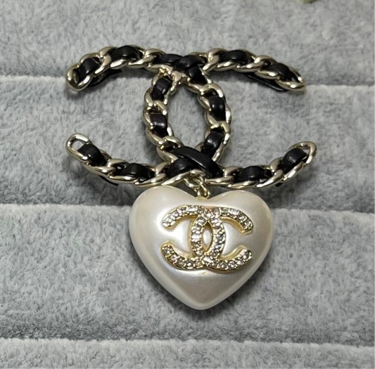 Broche Chanel