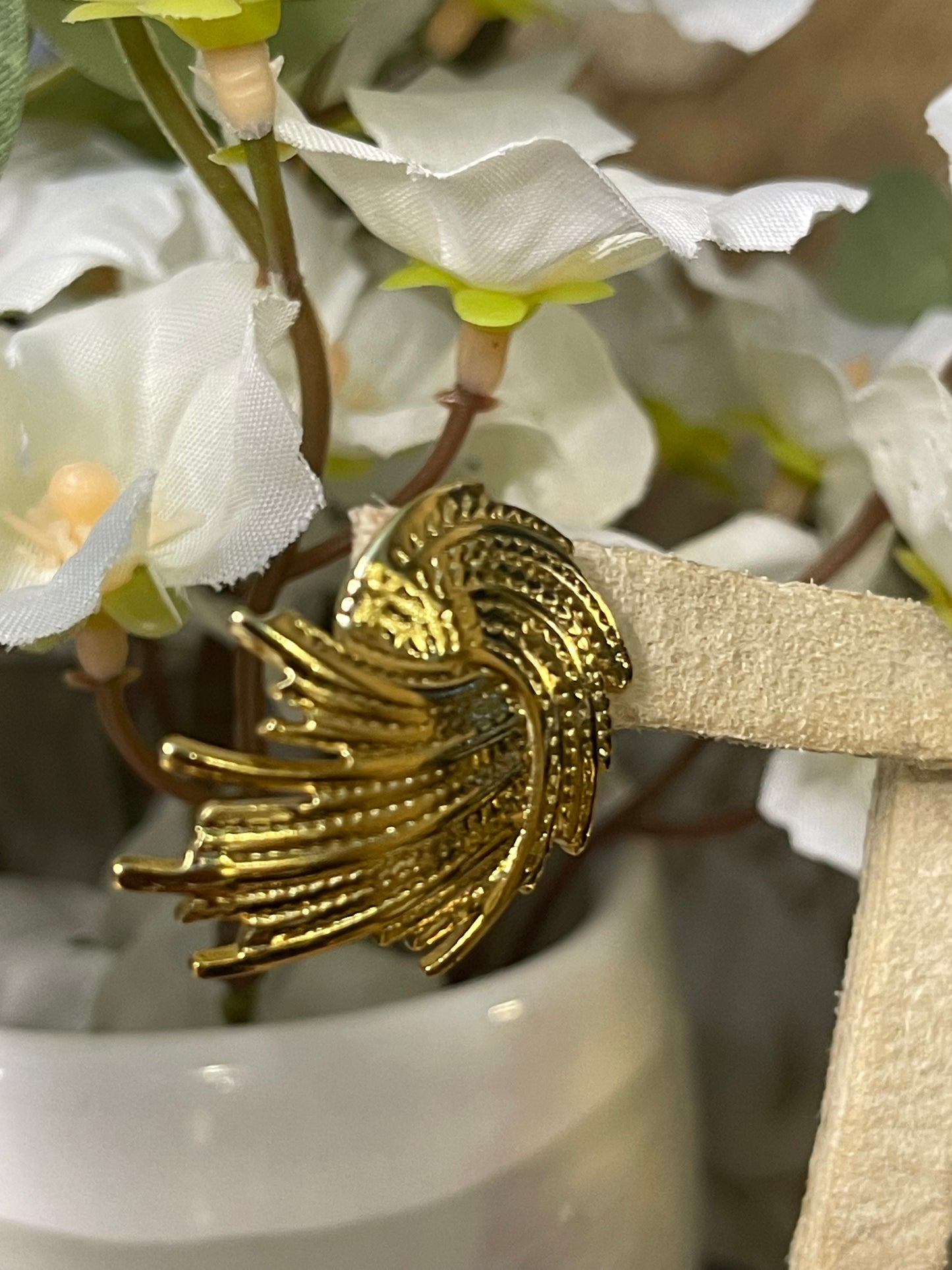 Aretes Luxury Fashion