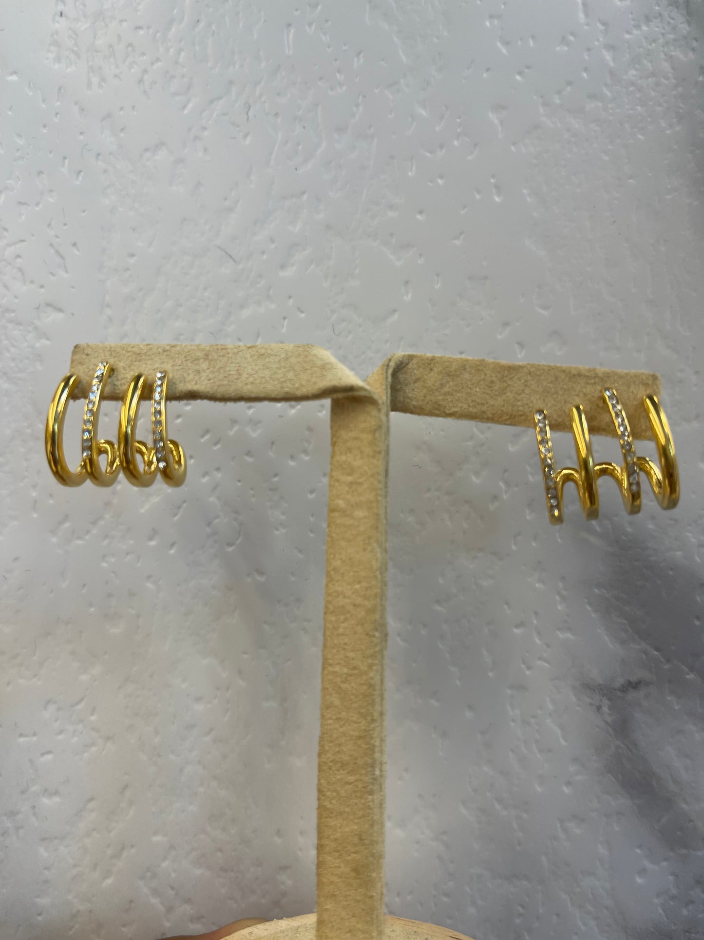 Aretes Luxury Fashion