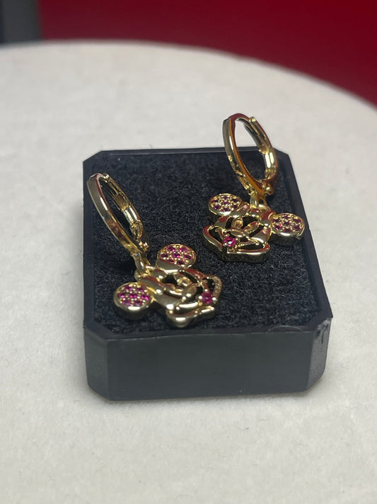 Aretes Luxury Fashion