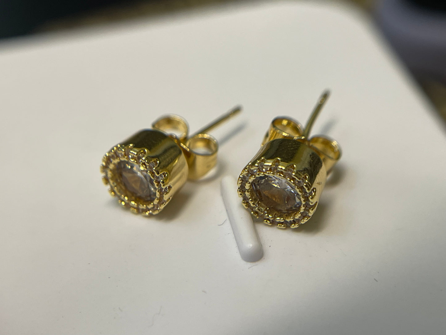 Aretes Luxury Fashion