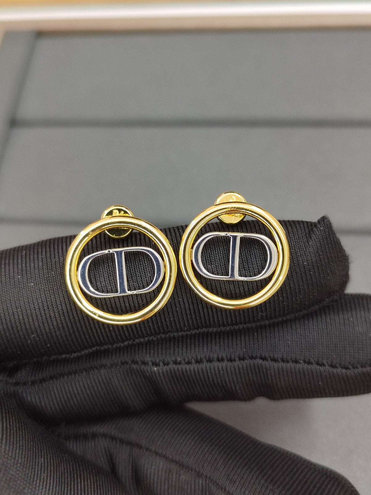 Aretes Christian Dior