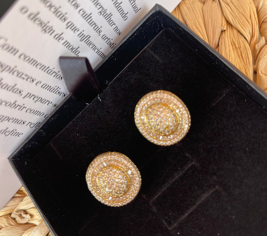 Aretes Luxury Fashion