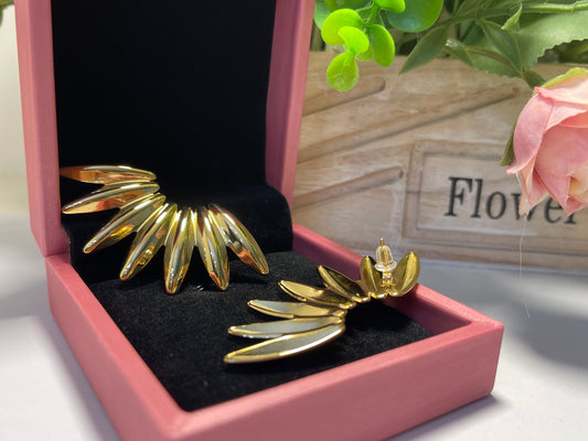Aretes Luxury Fashion
