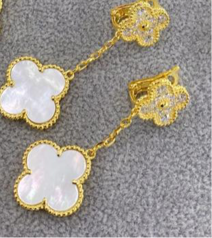 Aretes Van Cleef Colgar