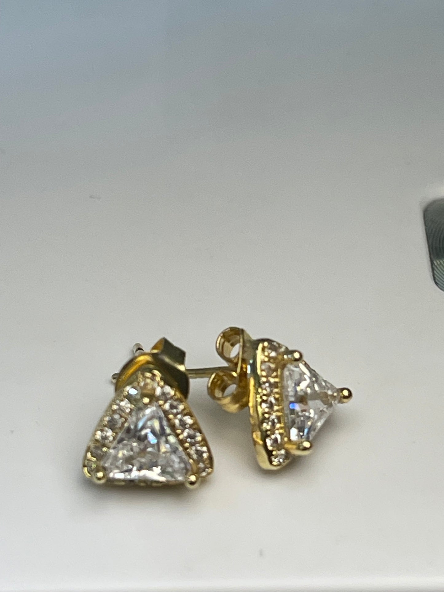 Aretes Luxury Fashion