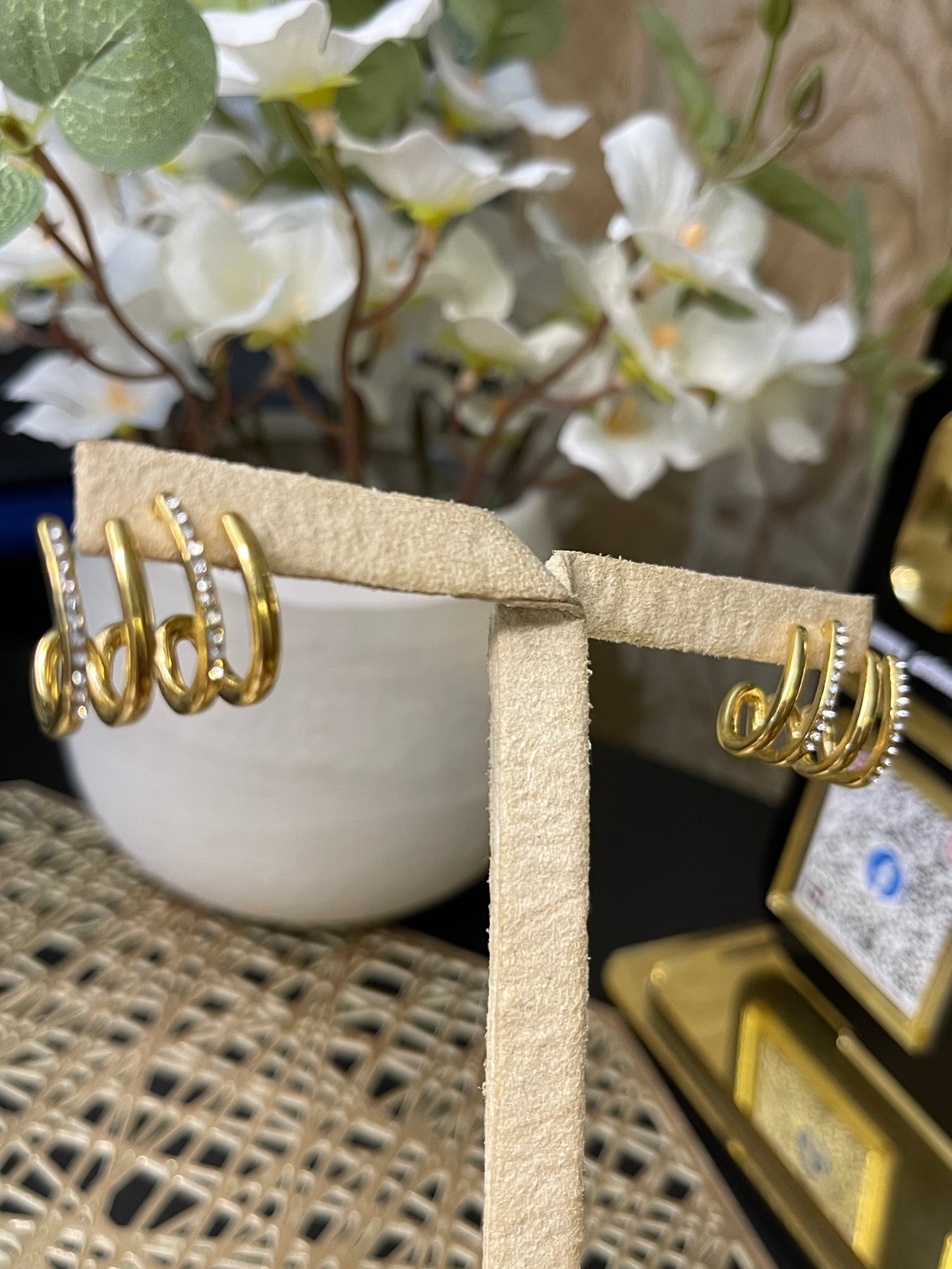 Aretes Luxury Fashion