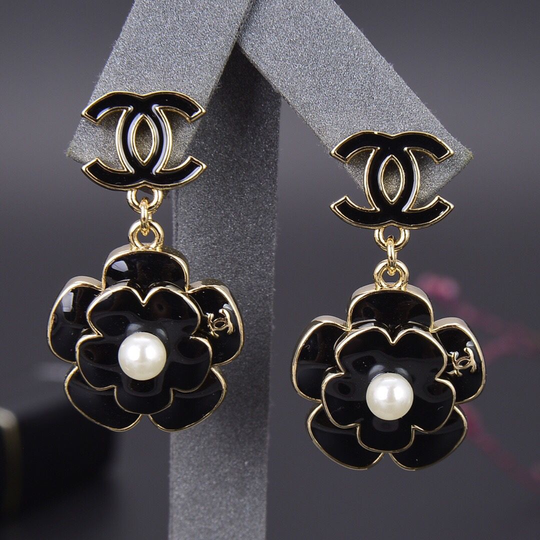 Aretes Chanel