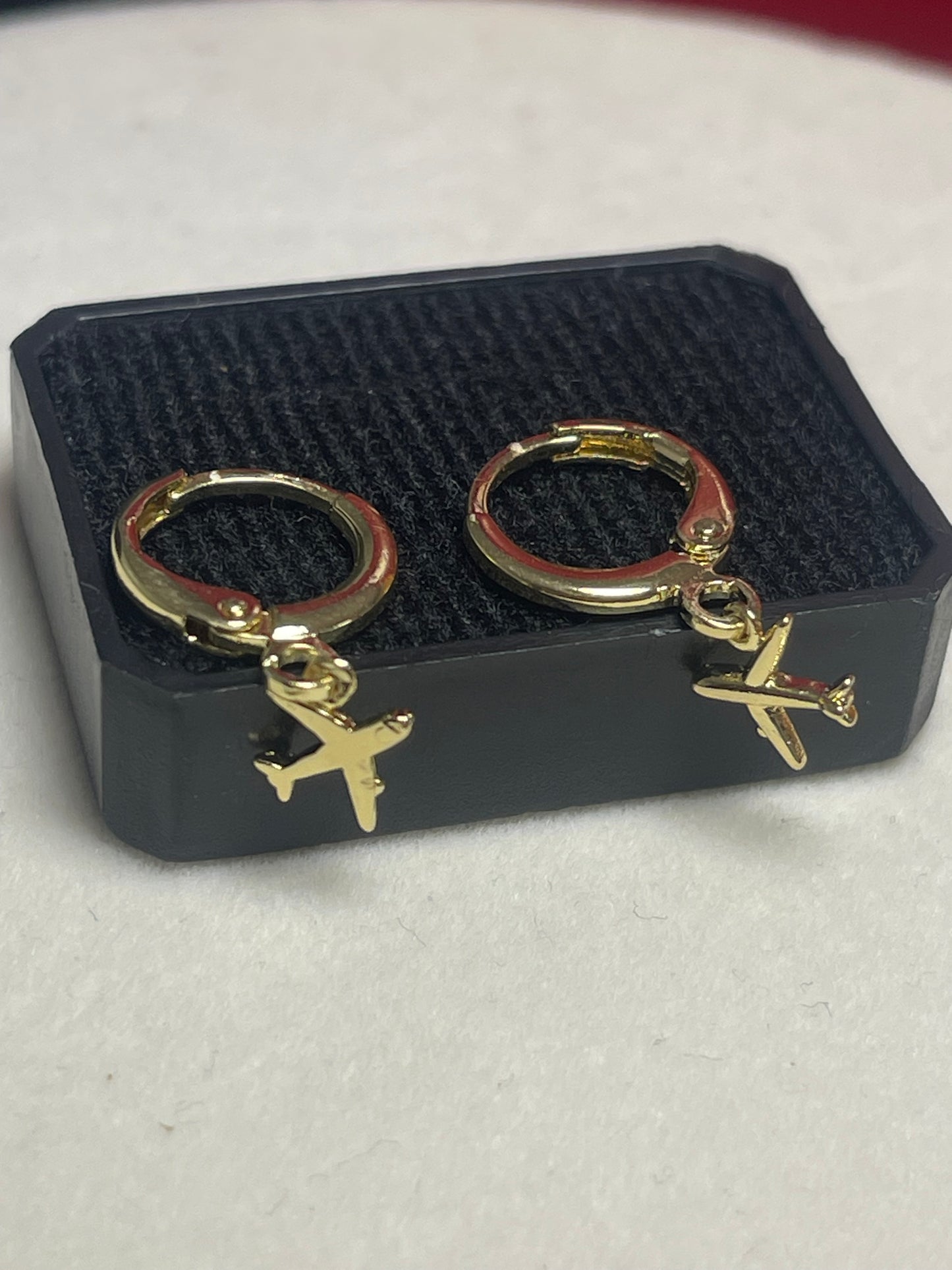 Aretes Luxury Fashion