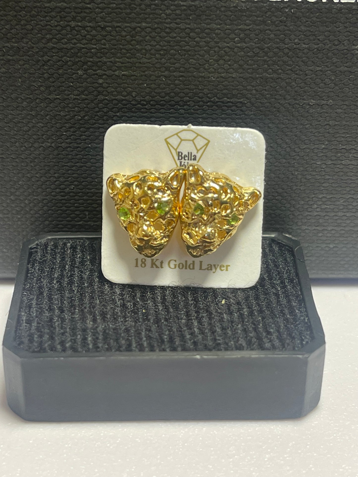 Aretes Luxury Fashion