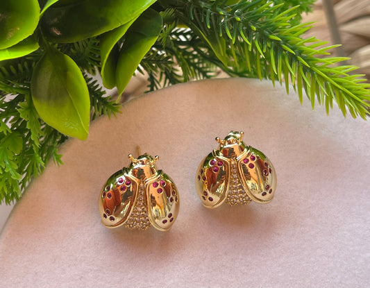 Aretes Luxury Fashion