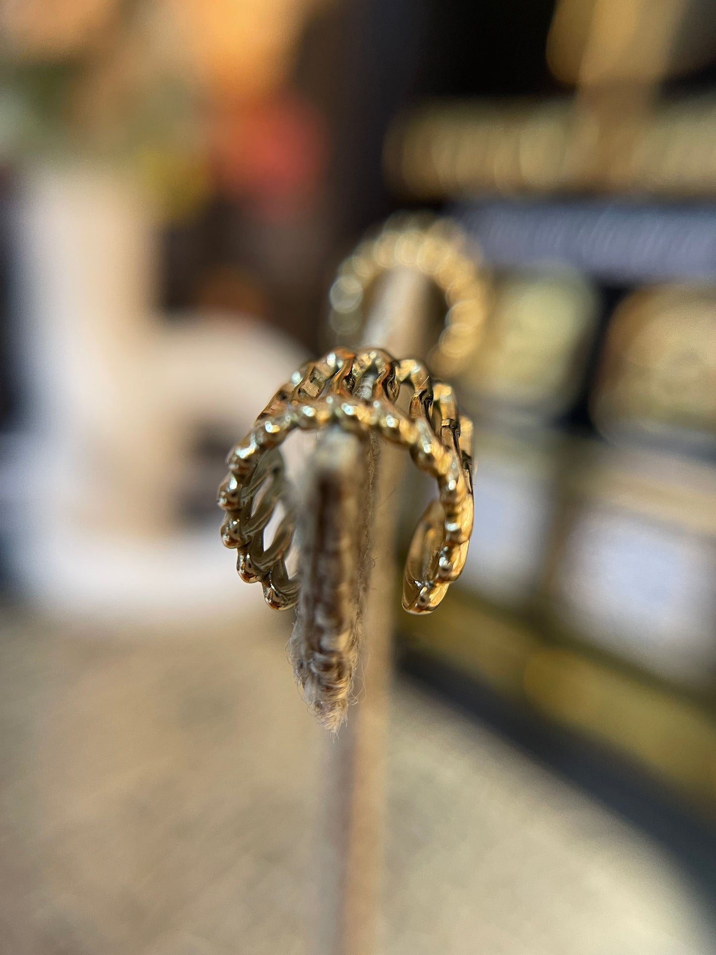 Aretes Luxury Fashion