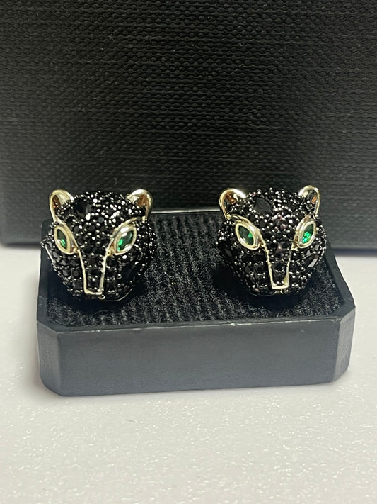 Aretes Luxury Fashion