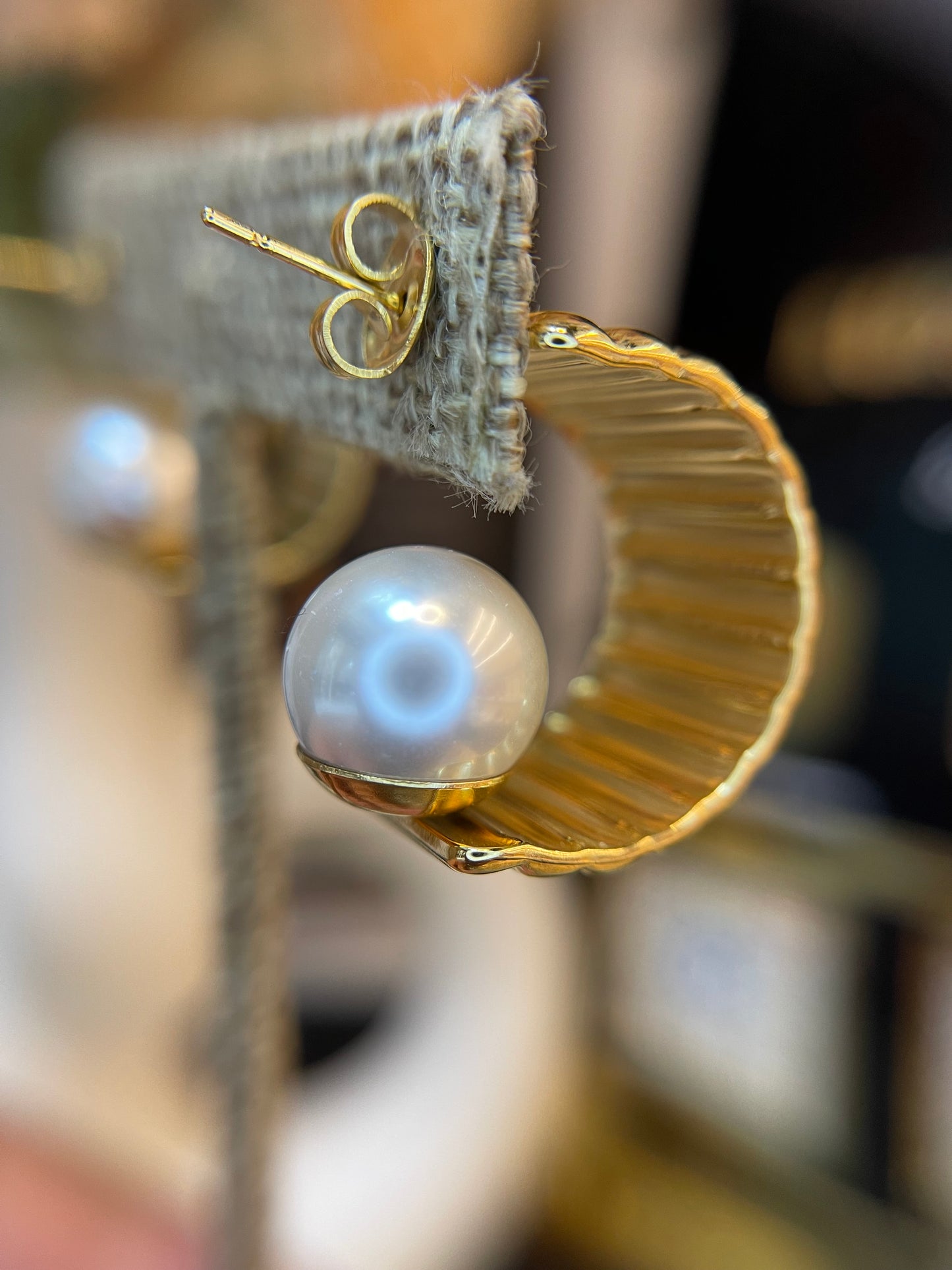 Aretes Luxury Fashion