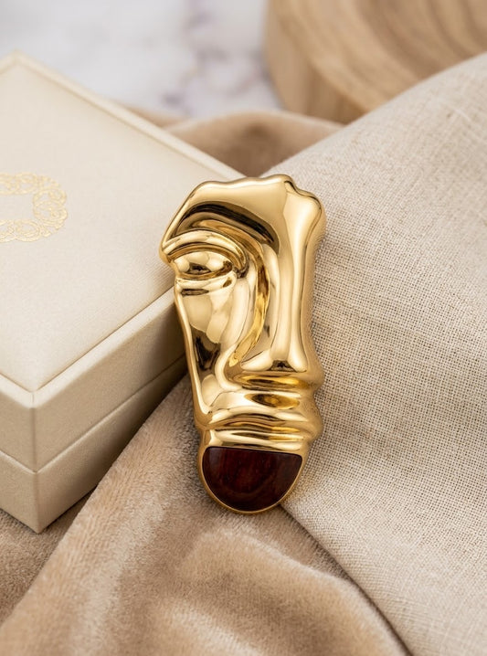 Broche Luxury Fashion