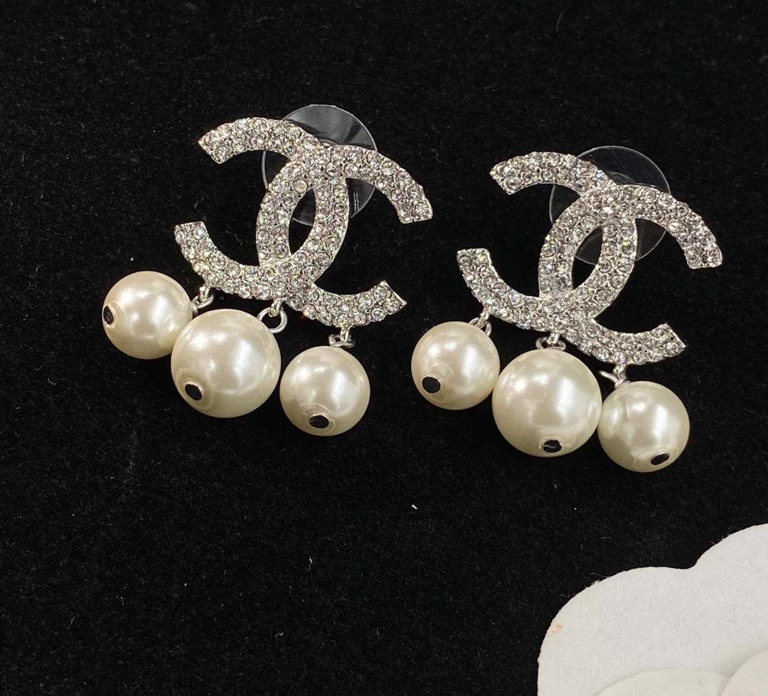 Aretes Chanel